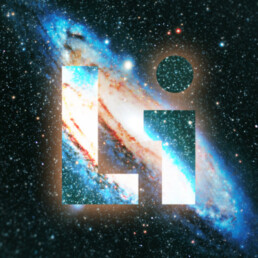 DeinLiFE Logo mit Galaxie im Hintergrund